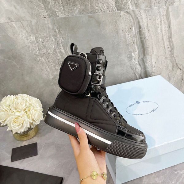 2021 fashion designer women and girls casual shoes sneaker flat high shoe pin button design comes with small bag solid color classic selling
2021 fashion designer women and girls casual shoes sneaker flat high shoe pin button design comes with small bag solid color classic selling