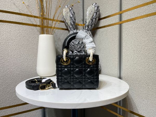 2021 luxurys designers bags lady bag shoulder 20cm messenger women totes fashion classic handbags printed crossbody clutch wallet handbag la
2021 luxurys designers bags lady bag shoulder 20cm messenger women totes fashion classic handbags printed crossbody clutch wallet handbag la