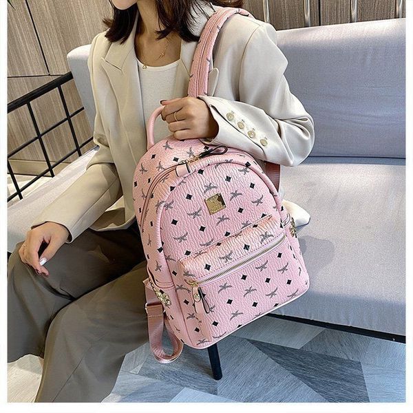 new european and american printed backpack large capacity portable womens bag womens travel bags all-match ribbon backpack
new european and american printed backpack large capacity portable womens bag womens travel bags all-match ribbon backpack