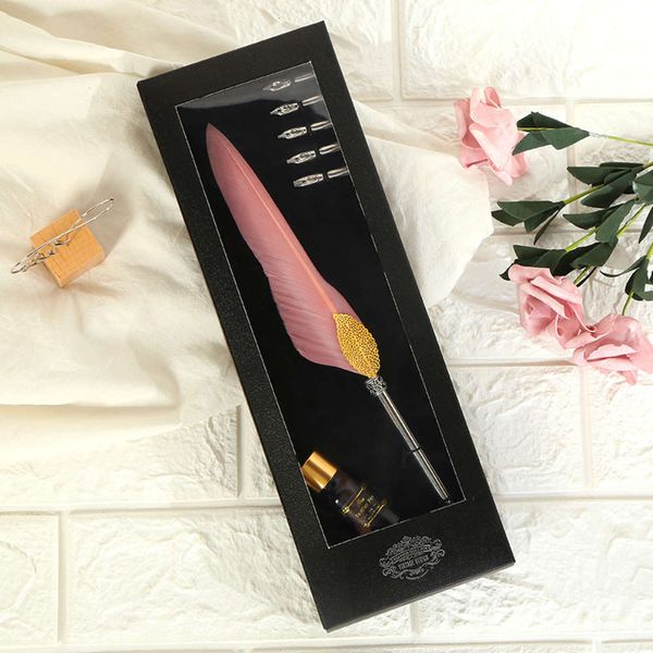 the pen feather set dipped in water peacock advertising high grade business gift calligraphy pen students
the pen feather set dipped in water peacock advertising high grade business gift calligraphy pen students
