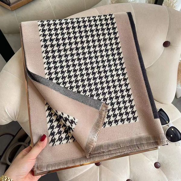 2021 warm and comfortable ladies wool scarf size 180*70cm plover case shawl can be wholesale without box, Blue;gray
2021 warm and comfortable ladies wool scarf size 180*70cm plover case shawl can be wholesale without box, Blue;gray