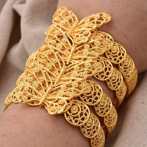 4pcs/lot gold color bangles for women dubai bride wedding cuff bracelet africa bangles jewelry gold charm bracelet party gifts q0720, Black
4pcs/lot gold color bangles for women dubai bride wedding cuff bracelet africa bangles jewelry gold charm bracelet party gifts q0720, Black