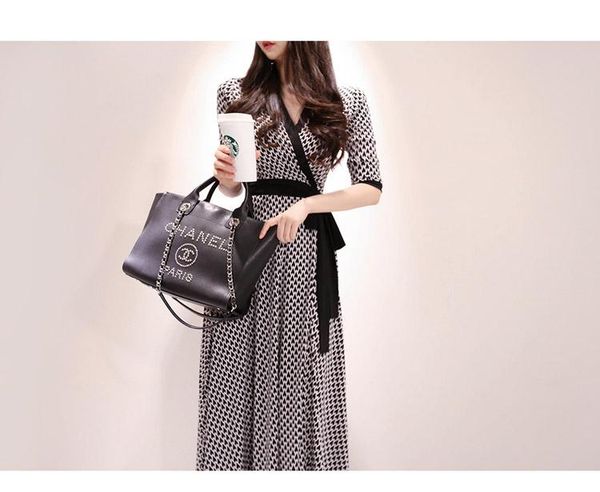 casual dresses 2021 spring summer arrival dress v collar three-quarter sleeve plaid women jag long, Black;gray
casual dresses 2021 spring summer arrival dress v collar three-quarter sleeve plaid women jag long, Black;gray