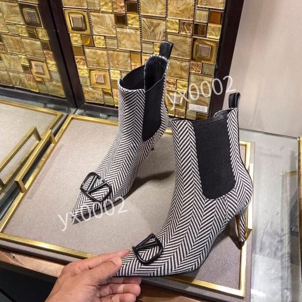 world tour desert boot women designer platform boot 100% real leather chelsea boot spaceship ankle boots heel flamingos medal winter boots, Black
world tour desert boot women designer platform boot 100% real leather chelsea boot spaceship ankle boots heel flamingos medal winter boots, Black
