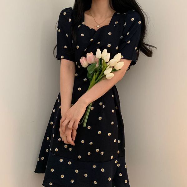 south korean young girl square neck chiffon dress with short sleeves vintage summer 210427, Black;gray
south korean young girl square neck chiffon dress with short sleeves vintage summer 210427, Black;gray