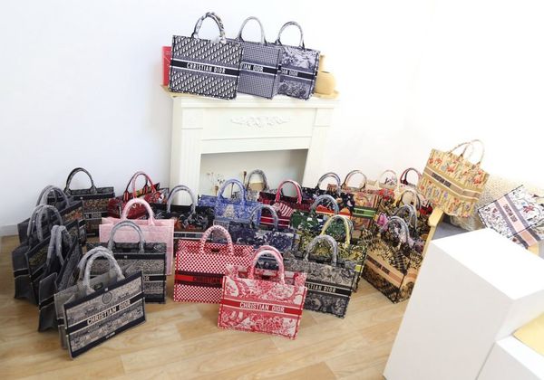 2021 handbags women crossbody bags flower shoulder messenger bag wallet totes clutch purses -l2383, Red;black
2021 handbags women crossbody bags flower shoulder messenger bag wallet totes clutch purses -l2383, Red;black