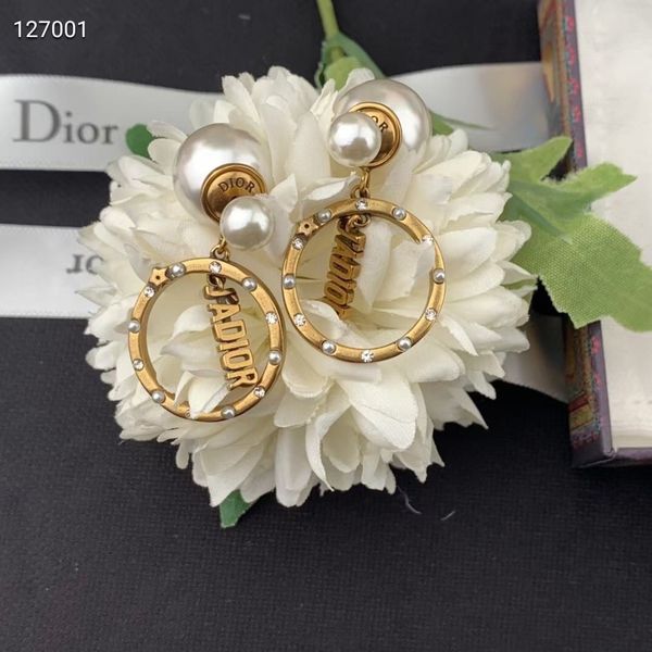 2021 luxury designer jewelry two wear pearl earrings, feminine temperament, fashionable letter earrings and 2021 new fashion, Silver
2021 luxury designer jewelry two wear pearl earrings, feminine temperament, fashionable letter earrings and 2021 new fashion, Silver