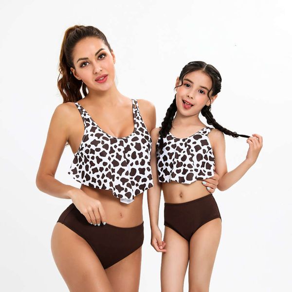 parent child printed ruffle split bikini mother daughter swimsuit bikini, White;black
parent child printed ruffle split bikini mother daughter swimsuit bikini, White;black
