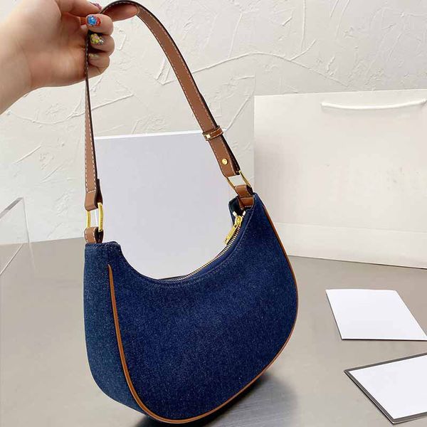 women underarm baguette bag half moon handbag canvas shoulder bags fashion letter zipper clutch wallets golden hardware ajustable strap
women underarm baguette bag half moon handbag canvas shoulder bags fashion letter zipper clutch wallets golden hardware ajustable strap
