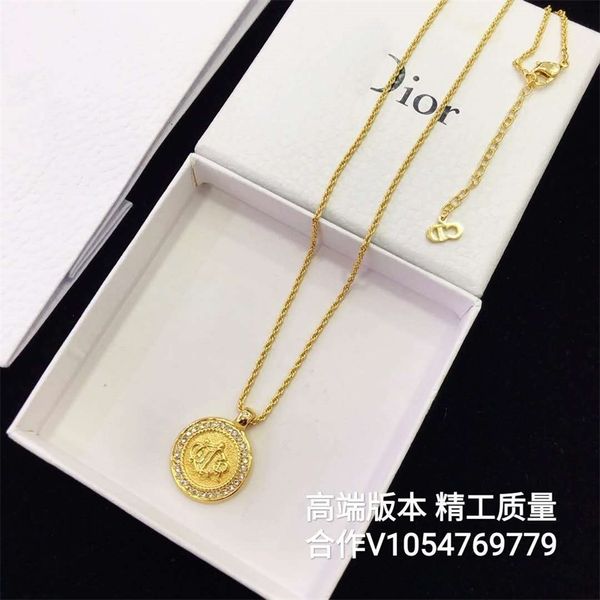 2021 new designer family autumn and winter round brand necklace female personality super fairy temperament clavicle chain, Silver
2021 new designer family autumn and winter round brand necklace female personality super fairy temperament clavicle chain, Silver