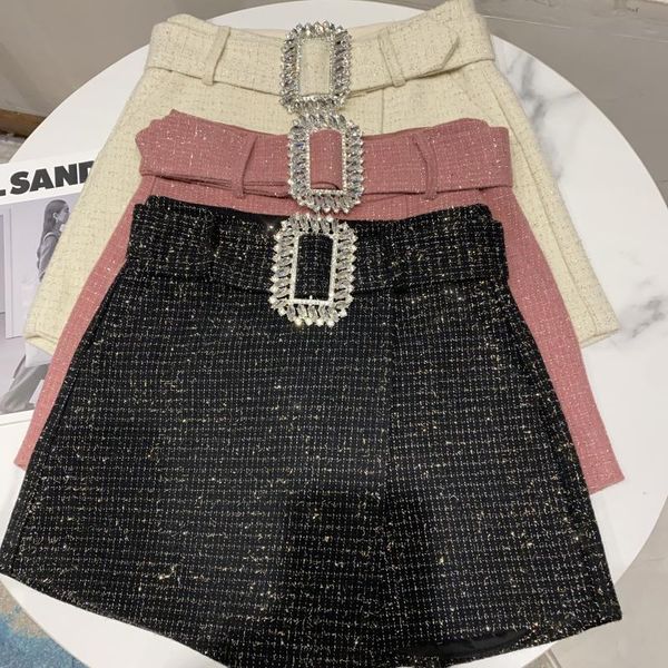 women's shorts 2021 spring autumn shiny sequins plaid with belt for lady rhinestone bright silk tweed folding short boots women, White;black
women's shorts 2021 spring autumn shiny sequins plaid with belt for lady rhinestone bright silk tweed folding short boots women, White;black