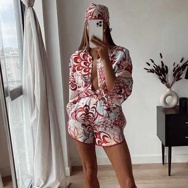 zxqj vintage women red peahen print shorts suit 2021 summer fashion ladies loose satin boho two piece set girls chic shirts sets q0527, Gray
zxqj vintage women red peahen print shorts suit 2021 summer fashion ladies loose satin boho two piece set girls chic shirts sets q0527, Gray