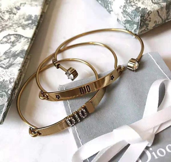 2021 high-quality jewelry 70% off sale tiktok is set in three pieces of bracelet, with ring voice, red band, bracelet., Black
2021 high-quality jewelry 70% off sale tiktok is set in three pieces of bracelet, with ring voice, red band, bracelet., Black