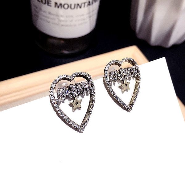 korean new personalized full diamond love fashion pentagonal star silver needle earrings female
korean new personalized full diamond love fashion pentagonal star silver needle earrings female
