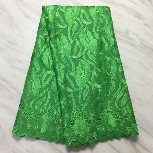 5yards/pc beautiful green flower embroidery african cotton fabric swiss voile lace match rhinestones decoration pl12866, Black;white
5yards/pc beautiful green flower embroidery african cotton fabric swiss voile lace match rhinestones decoration pl12866, Black;white