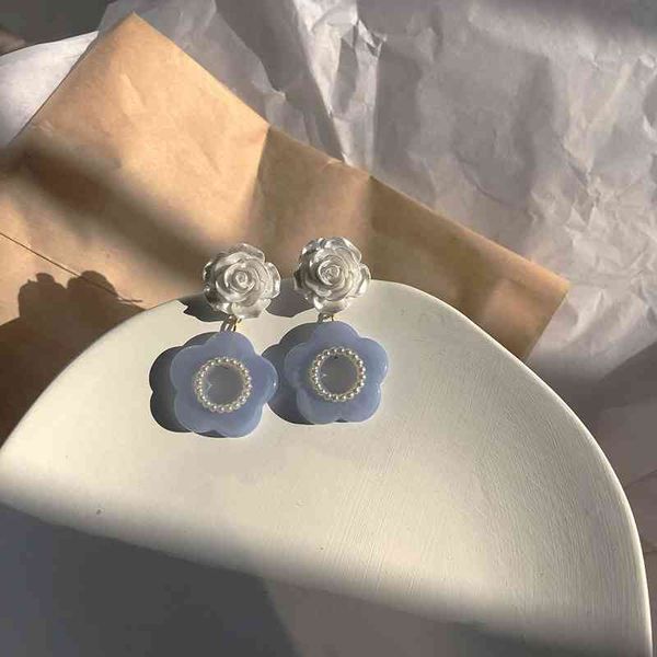 new fresh haze blue s925 silver flower girl resin earrings ear clip, Black 
new fresh haze blue s925 silver flower girl resin earrings ear clip, Black