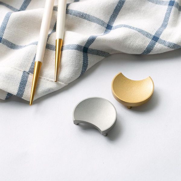 chopsticks crescent moon shape chopstick rest 304 stainless steel creative holder for home el restaurant (silver)
chopsticks crescent moon shape chopstick rest 304 stainless steel creative holder for home el restaurant (silver)