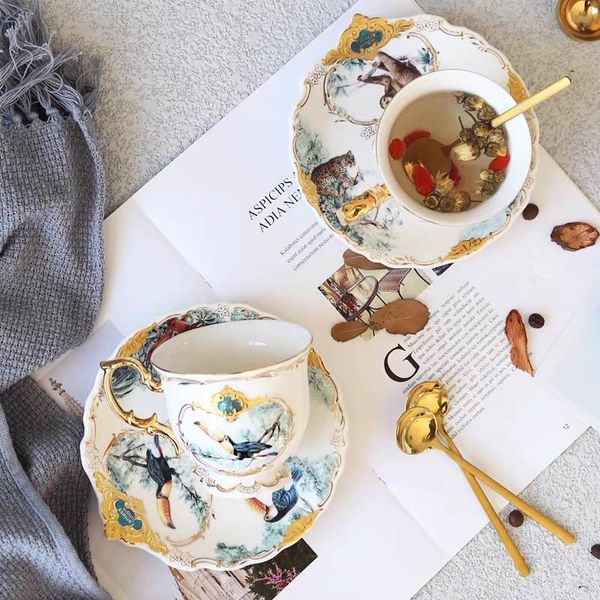 mugs ceramic coffee cup and saucer with spoon set house royal luxury hand-painted animal pattern afternoon flower tea
mugs ceramic coffee cup and saucer with spoon set house royal luxury hand-painted animal pattern afternoon flower tea