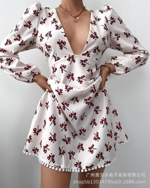 casual dresses 2021 european and american style female deep v long sleeve printed skirt fashion fringe decoration, Black;gray
casual dresses 2021 european and american style female deep v long sleeve printed skirt fashion fringe decoration, Black;gray