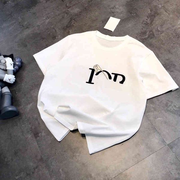 2022 factory wholesale new 21 spring and summer song pin letter embroidery round neck loose leisure simple short sleeve black and white men&
2022 factory wholesale new 21 spring and summer song pin letter embroidery round neck loose leisure simple short sleeve black and white men&