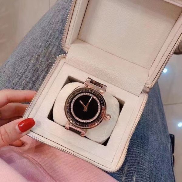 40mm men women watch big v fashion flower little diamond dial luxury wristwatch leather strap quartz watches l4, Slivery;brown
40mm men women watch big v fashion flower little diamond dial luxury wristwatch leather strap quartz watches l4, Slivery;brown