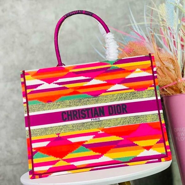 light luxury 2021 new fashion shopping bag versatile printing large capacity portable leisure one shoulder for women handbag zly
light luxury 2021 new fashion shopping bag versatile printing large capacity portable leisure one shoulder for women handbag zly