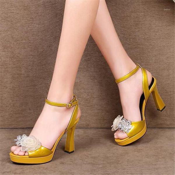 celebrity bride wedding shoes silver yellow flower rhinestone crystal high heels dress party evening lady elegant, Black
celebrity bride wedding shoes silver yellow flower rhinestone crystal high heels dress party evening lady elegant, Black