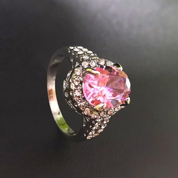 wedding rings 2021 latest fashion ladies ring pink egg-shaped crystal inlaid diamond luxury engagement jewelry, Slivery;golden
wedding rings 2021 latest fashion ladies ring pink egg-shaped crystal inlaid diamond luxury engagement jewelry, Slivery;golden
