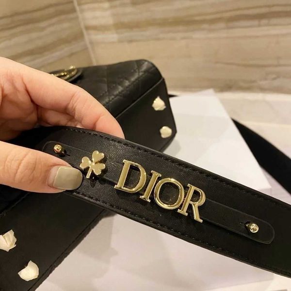 storage bags d di ce 2021 casual and fashionable hand-held slung one shoulder women's bag leather princess handbag{category}{category}
storage bags d di ce 2021 casual and fashionable hand-held slung one shoulder women's bag leather princess handbag{category}{category}
