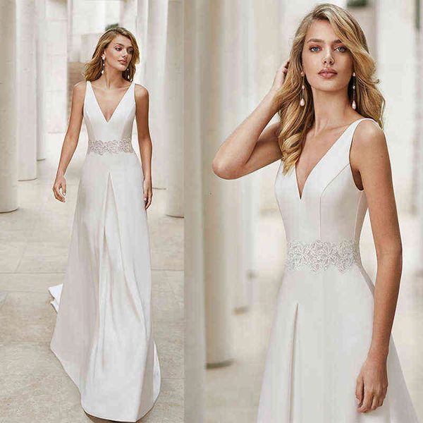 luxury evening dress 2021 summer day long white evening lace flower deep v sleevels, Black;gray
luxury evening dress 2021 summer day long white evening lace flower deep v sleevels, Black;gray