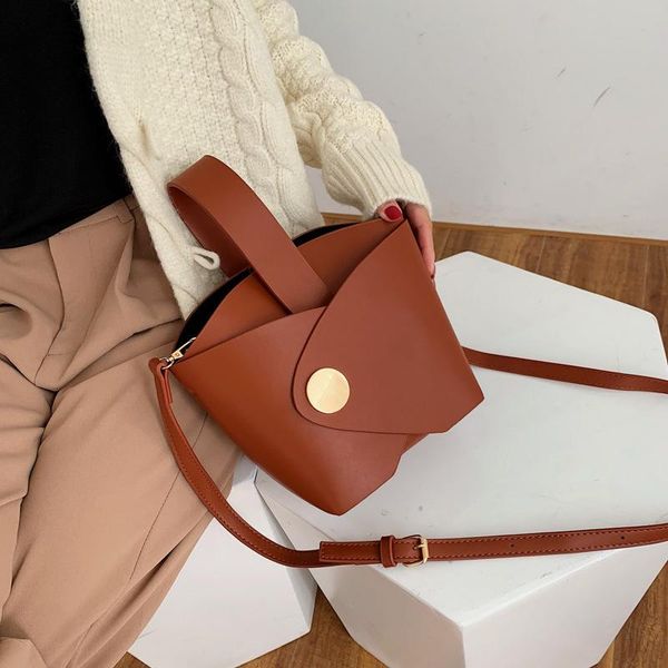 evening bags vintage fashion female tote bucket bag 2021 pu leather women's designer handbag travel shoulder template 31
evening bags vintage fashion female tote bucket bag 2021 pu leather women's designer handbag travel shoulder template 31