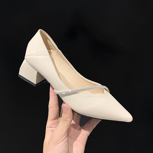 elegant solid color women pumps rhinestone design pointed head prom convenient set foot 2021 office outdoor women shoes mmm, Black
elegant solid color women pumps rhinestone design pointed head prom convenient set foot 2021 office outdoor women shoes mmm, Black