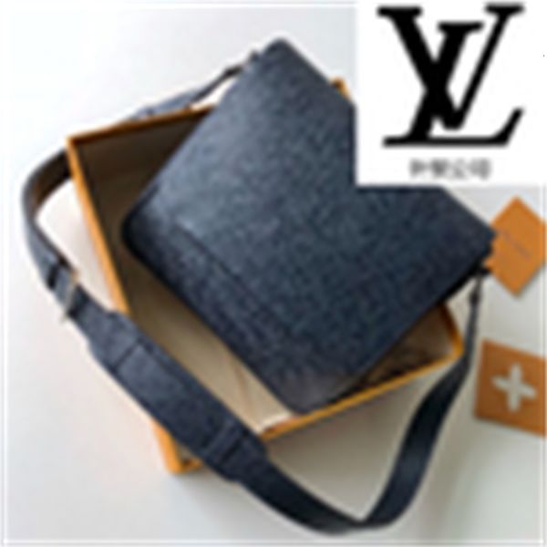m30620 flap dark blue leather cross-body bag men handbags iconic bags handles shoulder bags totes cross body bag clutches evening, Blue;pink
m30620 flap dark blue leather cross-body bag men handbags iconic bags handles shoulder bags totes cross body bag clutches evening, Blue;pink