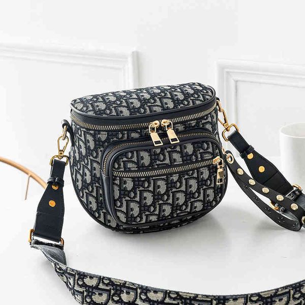 65% off factory wholesale fashionable and versatile messenger bag women's large capacity vintage flower leisure wide shoulder strap one
65% off factory wholesale fashionable and versatile messenger bag women's large capacity vintage flower leisure wide shoulder strap one