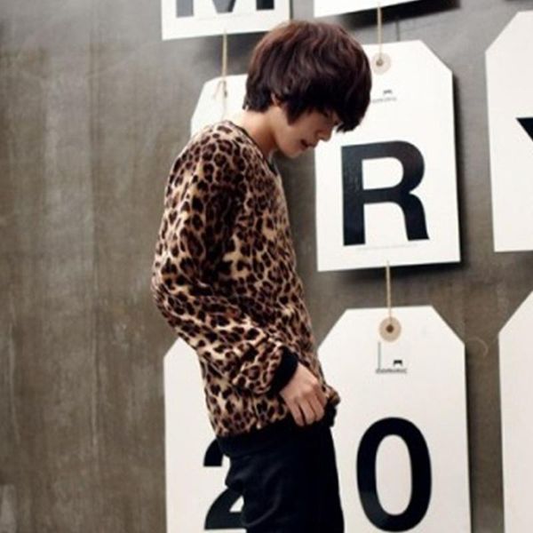 men's t-shirts autumn and winter korean version of the large size long-sleeved t-shirt t leopard bottoming stage, White;black
men's t-shirts autumn and winter korean version of the large size long-sleeved t-shirt t leopard bottoming stage, White;black