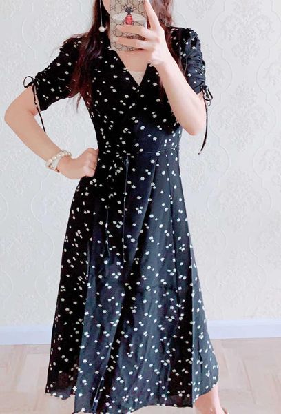 party dresses ladies fashion 100% silk floral printed short puff sleeve wrap v neck black midi dress with waist tie, White;black
party dresses ladies fashion 100% silk floral printed short puff sleeve wrap v neck black midi dress with waist tie, White;black