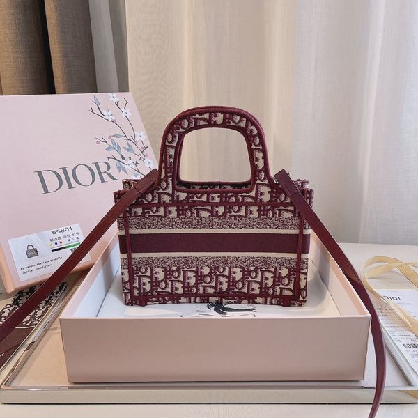 women hand bags queen's bag women's 2021 new trend fashion versatile casual letter tote embroidery shopping
women hand bags queen's bag women's 2021 new trend fashion versatile casual letter tote embroidery shopping