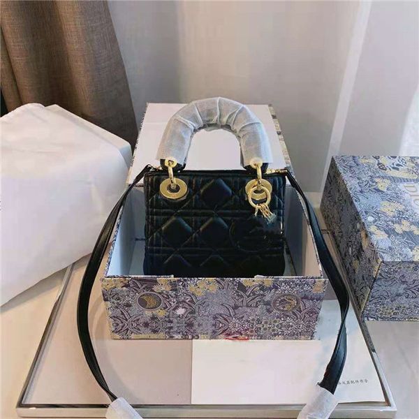 counter limited edition bag 2021 designers womens handbags purses exquisite workmanship five colors to choose from fashionable high-end bags
counter limited edition bag 2021 designers womens handbags purses exquisite workmanship five colors to choose from fashionable high-end bags