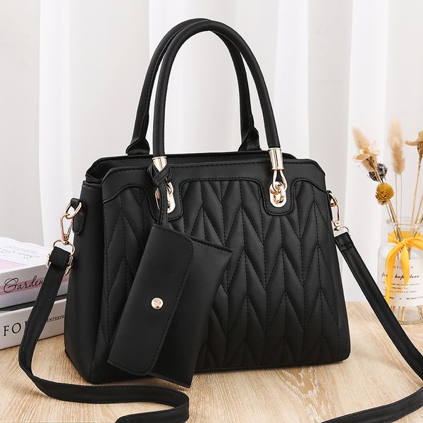 handbag women's bag 2021 embroidered rhombic lattice mother large capacity one shoulder, Black;red
handbag women's bag 2021 embroidered rhombic lattice mother large capacity one shoulder, Black;red