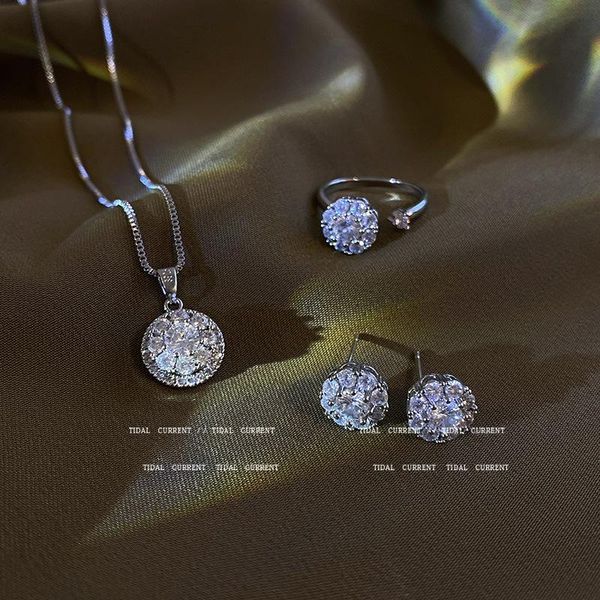 pendant necklaces white gold plated titanium steel rotating zircon flower necklace for women party luxury wedding brides jewelry, Silver
pendant necklaces white gold plated titanium steel rotating zircon flower necklace for women party luxury wedding brides jewelry, Silver