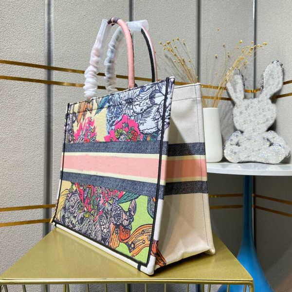 luxury fashion bags shoulder designer models 2021 tote large capacity canvas romantic painting style women's hand
luxury fashion bags shoulder designer models 2021 tote large capacity canvas romantic painting style women's hand