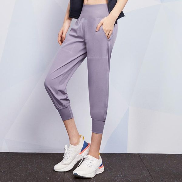 yoga outfits running capris women loose pants elastic waist fitness jogging gym sweatpants with pockets female slacks, White;red
yoga outfits running capris women loose pants elastic waist fitness jogging gym sweatpants with pockets female slacks, White;red