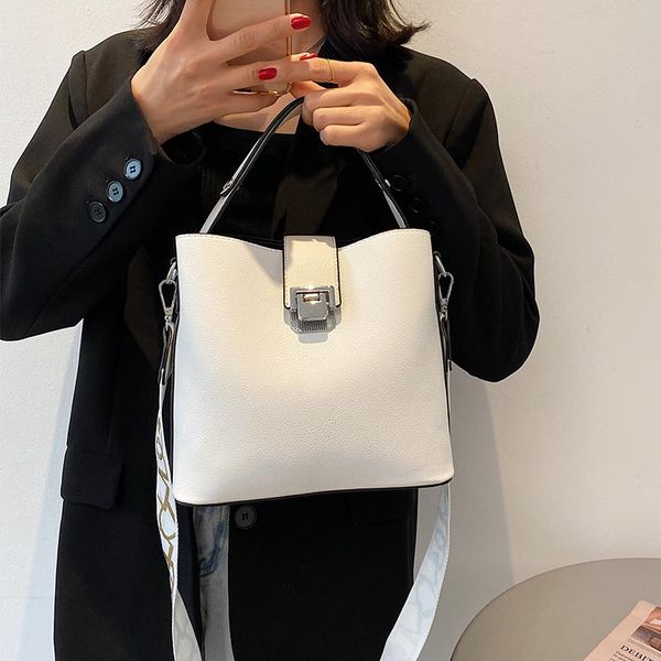 designer products 2021 fashion style shoulder bag messenger bucket handbag cross body
designer products 2021 fashion style shoulder bag messenger bucket handbag cross body