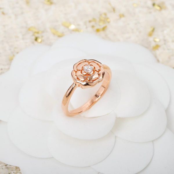 rose gold color camellia ring pure 925 sliver fashion gift for women girl exquisite flower luxury jewelry cluster rings, Golden;silver
rose gold color camellia ring pure 925 sliver fashion gift for women girl exquisite flower luxury jewelry cluster rings, Golden;silver