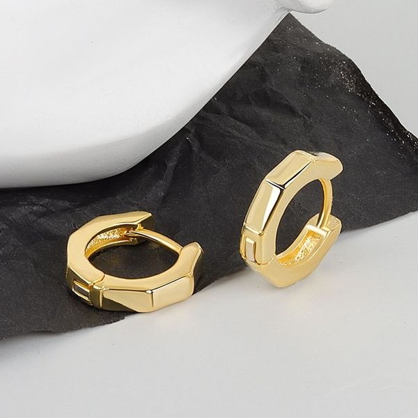 2021 new fashion cool wind simple and exquisite bamboo shaped ear buckle earrings for women, Black
2021 new fashion cool wind simple and exquisite bamboo shaped ear buckle earrings for women, Black