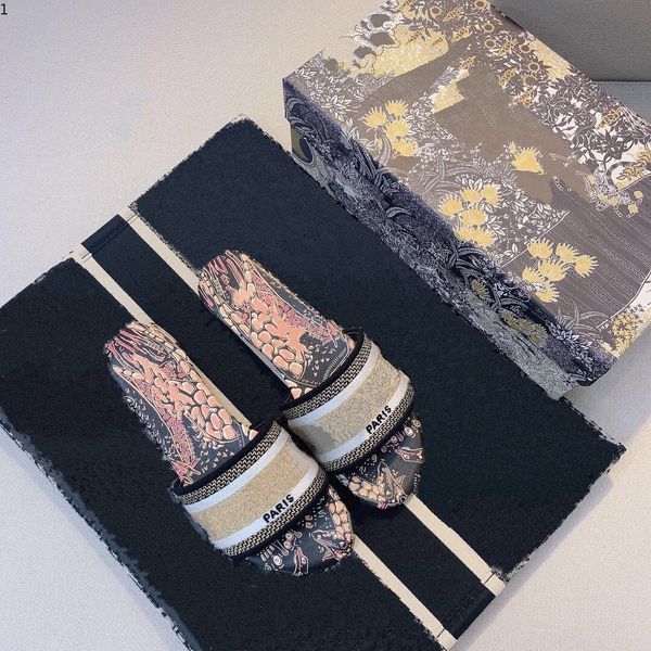 valentin 2021women sandals slippers embroidery sandal floral brocade flip flops striped beach genuine leather dazzle flowers slipper kop003, Black
valentin 2021women sandals slippers embroidery sandal floral brocade flip flops striped beach genuine leather dazzle flowers slipper kop003, Black