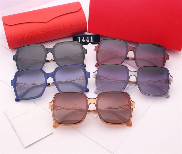 luxury designer design sunglasses women men good quality fashion metal super glasses with box, White;black
luxury designer design sunglasses women men good quality fashion metal super glasses with box, White;black