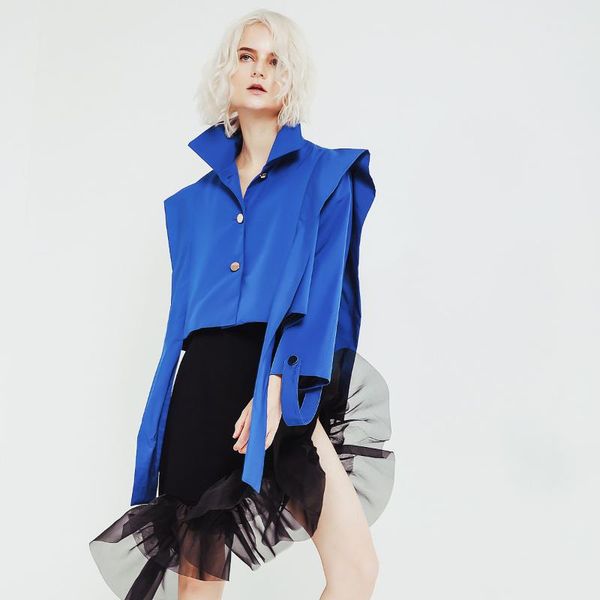 trend blue retro silhouette trench coat loose big shoulders long ribbon short fall 2021 women streetwear women's jackets, Black;brown
trend blue retro silhouette trench coat loose big shoulders long ribbon short fall 2021 women streetwear women's jackets, Black;brown