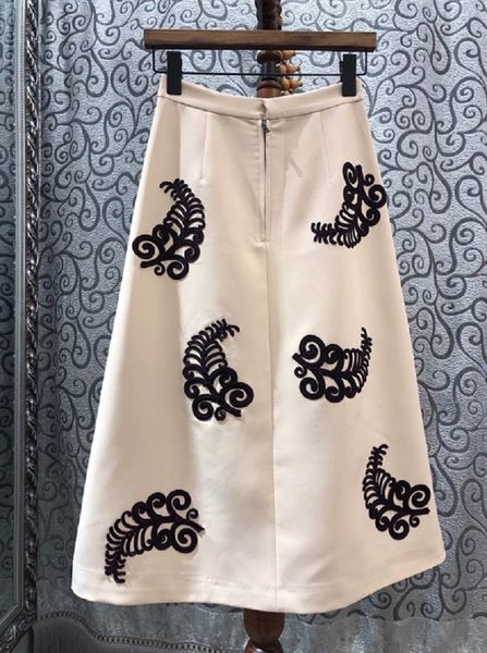 skirt skirts skirts 2021 spring fashion women appliques embroidery mid-calf length a-line apricot dark blue skirt female, Black
skirt skirts skirts 2021 spring fashion women appliques embroidery mid-calf length a-line apricot dark blue skirt female, Black