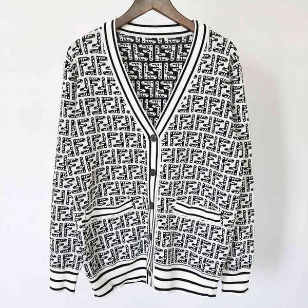 jacquard v-neck knitted cardigan for women in autumn, White;black
jacquard v-neck knitted cardigan for women in autumn, White;black